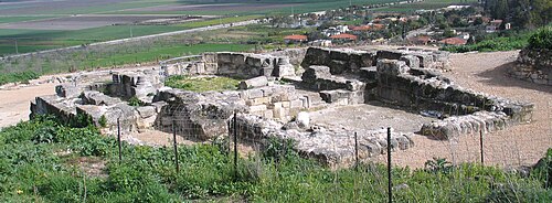 ruins at Tel Yokneam