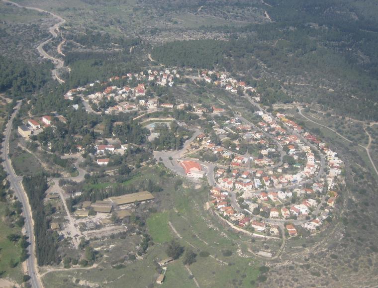 cityscape of the settlement containing Khirbet en Nuweiti