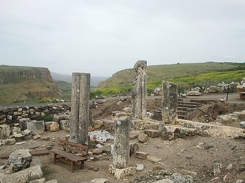 ruins at Horbat Arbel